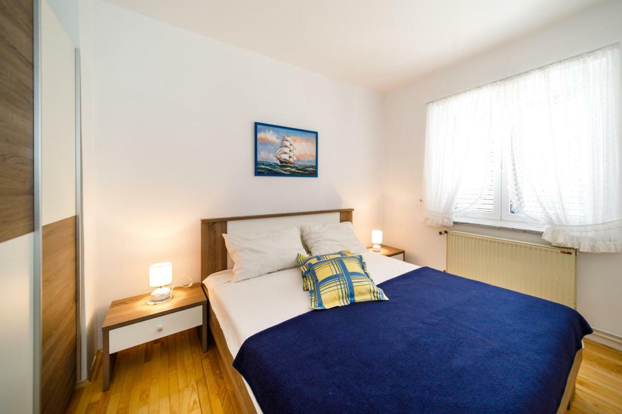 Apartment Anton คิร์ก ภายนอก รูปภาพ