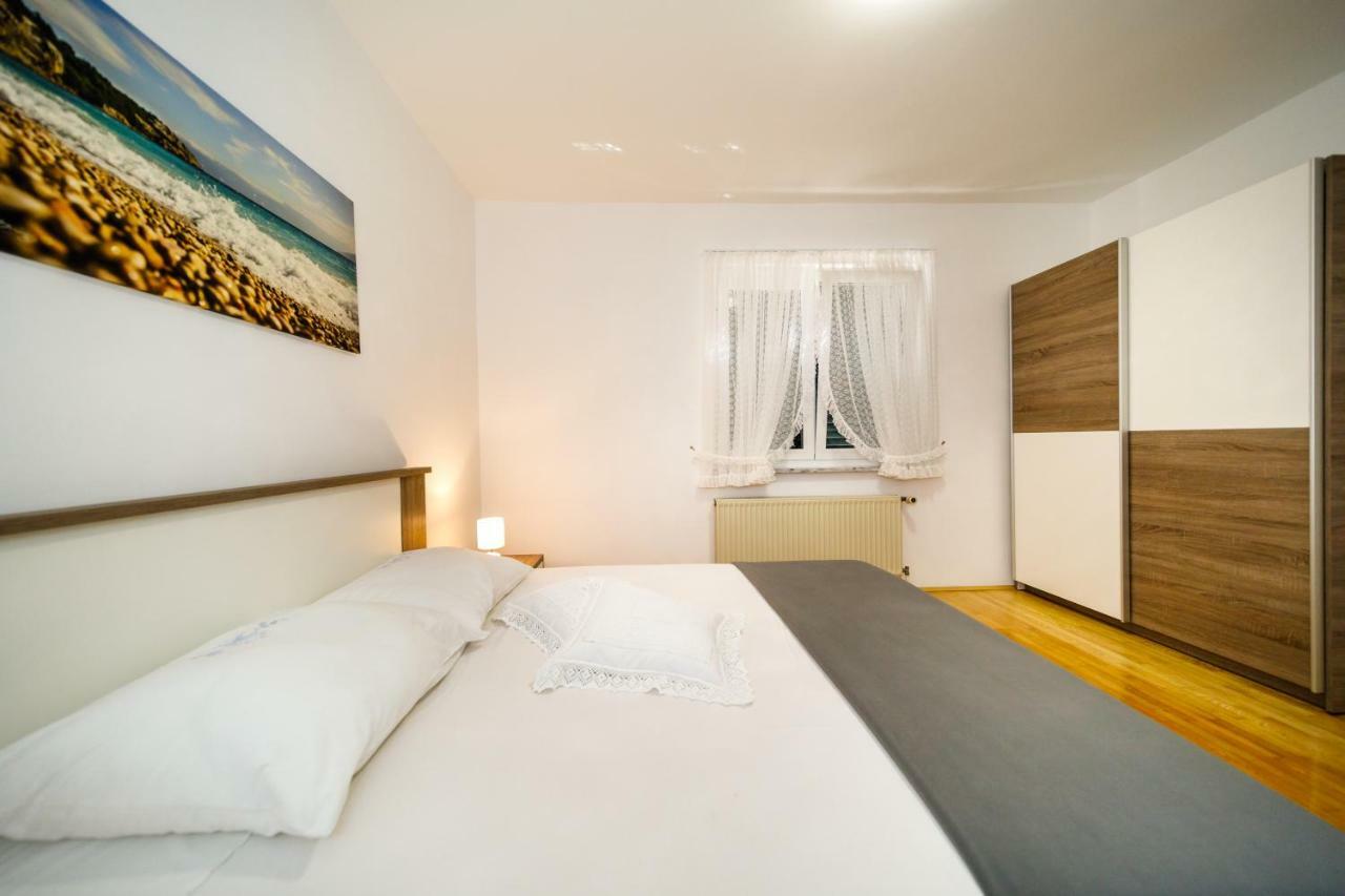 Apartment Anton คิร์ก ภายนอก รูปภาพ
