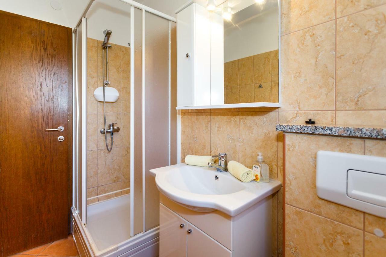 Apartment Anton คิร์ก ภายนอก รูปภาพ